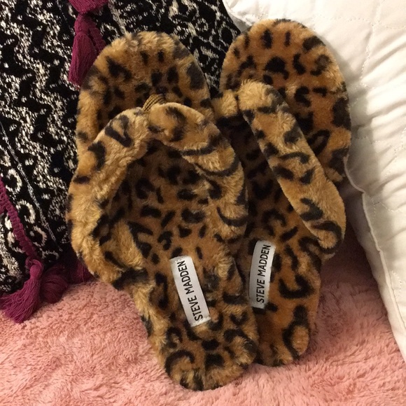 Steve Madden Slippers, Scrunchy, Coin Purse - Picture 2 of 5
